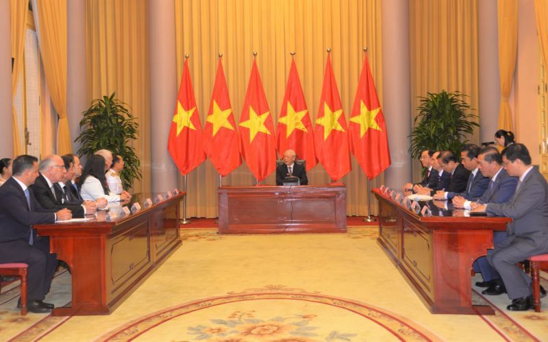 tong bi thu, chu tich nuoc tiep cac dai su trinh quoc thu hinh 2
