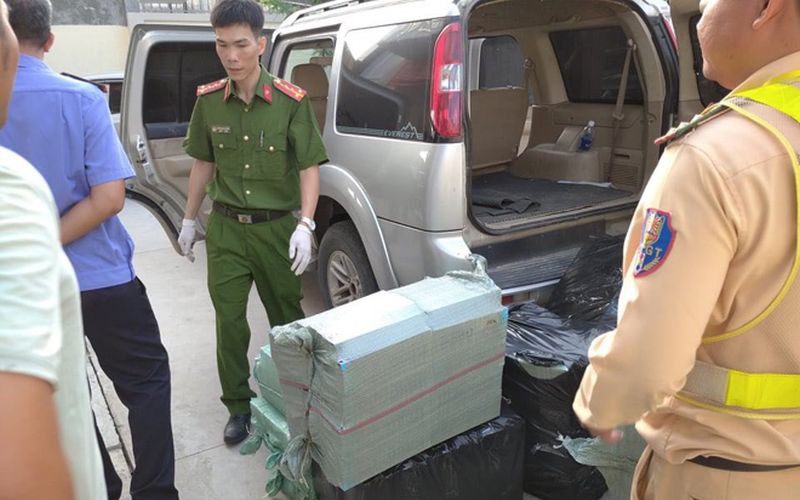 nong 24h: bi phat hien trom xe giua ban ngay, dung ma tau chong tra hinh 7