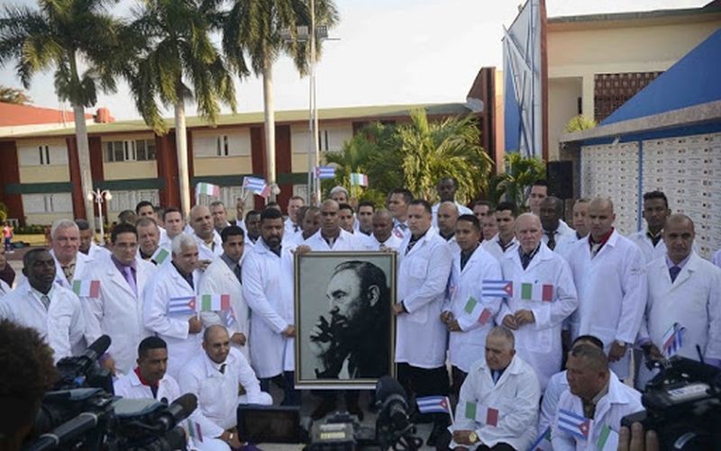 cuba cu bac sy sang giup italy chong covid-19 hinh 1