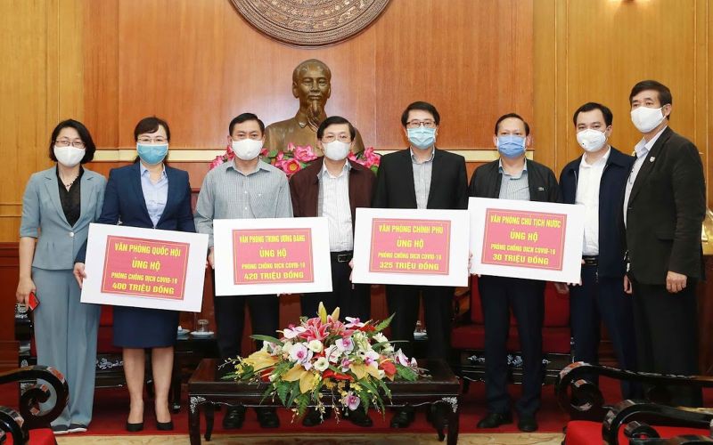 gan 700 ty ung ho va dang ky ung ho phong, chong dich covid-19 hinh 1