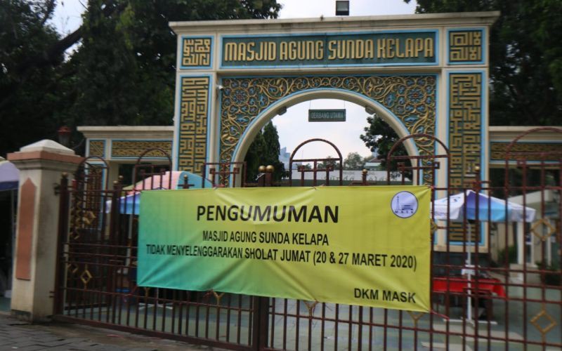 indonesia keu goi tin do hoi giao cau nguyen tai nha de tranh covid-19 hinh 1