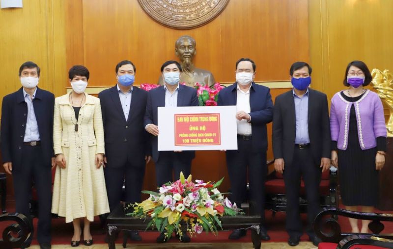 ban noi chinh trung uong ung ho quy phong chong dich covid-19 hinh 1