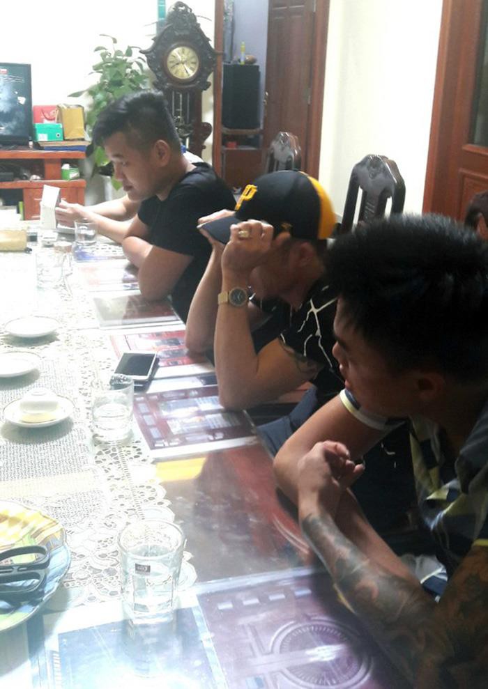 duong 'nhue' chiem cong ty, giam doc so hai xin phong tam giam lanh nan hinh 2