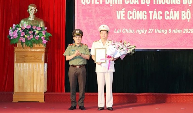 cong bo quyet dinh bo nhiem 2 tan giam doc cong an tinh hinh 1