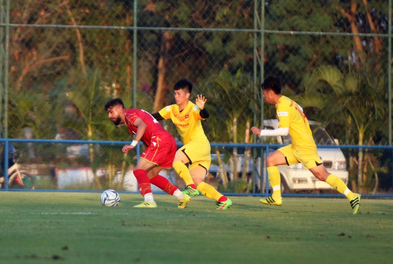 dinh trong vang mat trong buoi tap ngay 4/1 cua u23 viet nam hinh 1