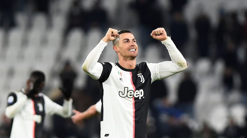 bayern munich khong quan tam den ronaldo vi "qua gia" hinh 1
