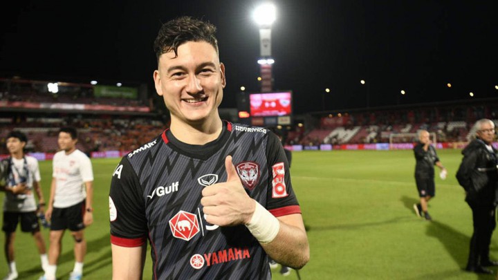 thai league khoi tranh, van lam giu chac vi tri tai muangthong  hinh 1