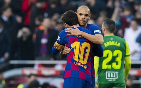 tan binh braithwaite het loi khen ngoi messi sau man ra mat barca  hinh 1
