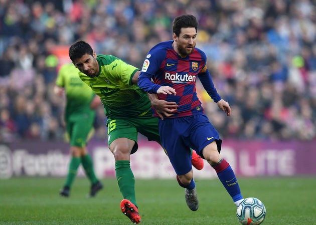 messi "vuot mat" ronaldo ve thanh tich ghi ban  hinh 1