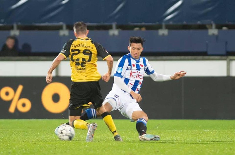 hlv heerenveen thay doi bat ngo, van hau van chua co co hoi  hinh 1