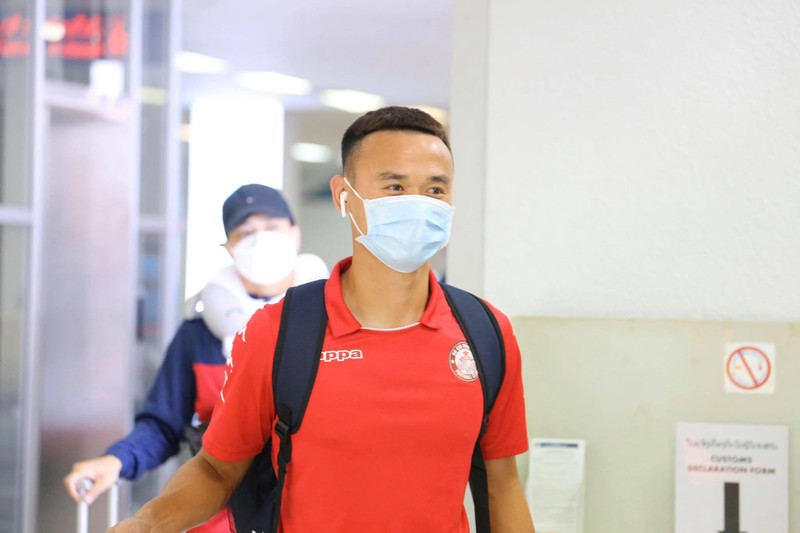 cong phuong va dong doi co mat o lao, san sang "chien" afc cup hinh 1