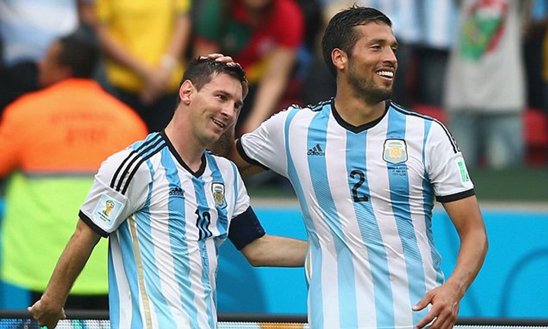 dong doi messi tro thanh cau thu dau tien tai la liga mac covid-19  hinh 1