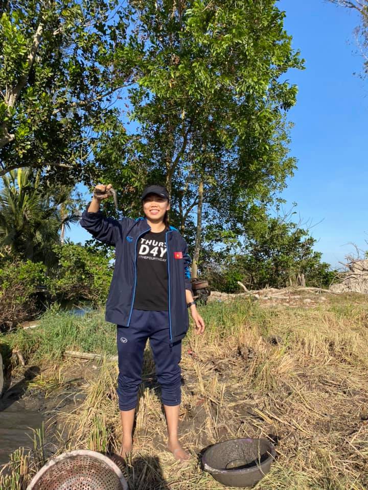tro ve tu dt nu viet nam, huynh nhu no luc giup gia dinh chong han man  hinh 1