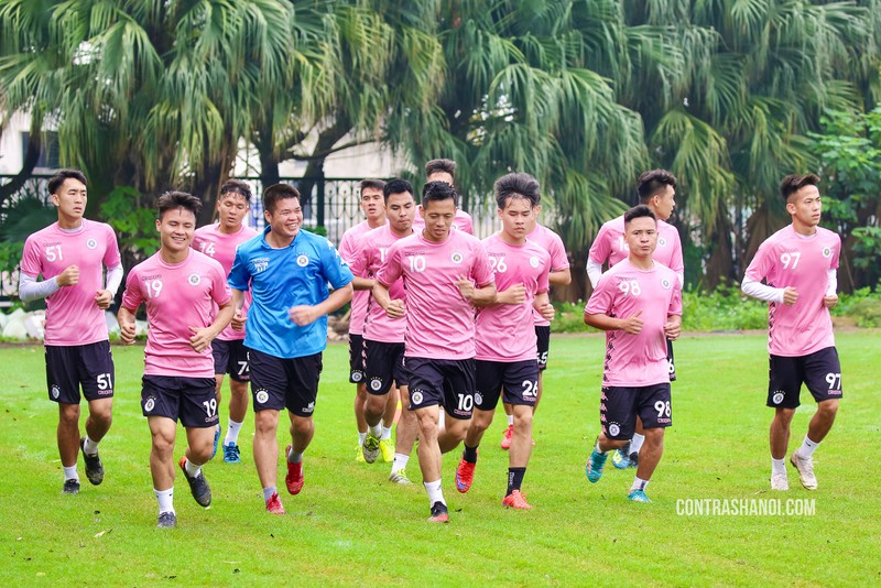 quang hai va dong doi tro lai tap luyen giua dich covid-19  hinh 1