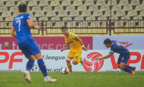 slna co the chon san "bong da nu" de thi dau v-league 2020  hinh 1