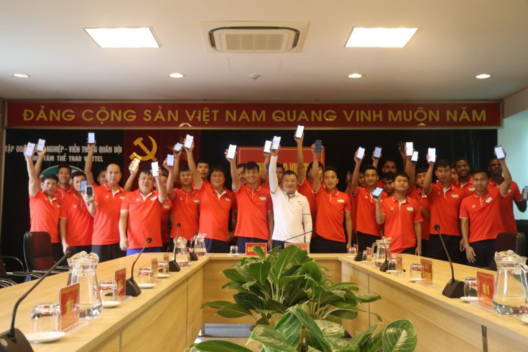 que ngoc hai, tien dung va dan sao viettel hanh dong phong chong covid-19 hinh 8
