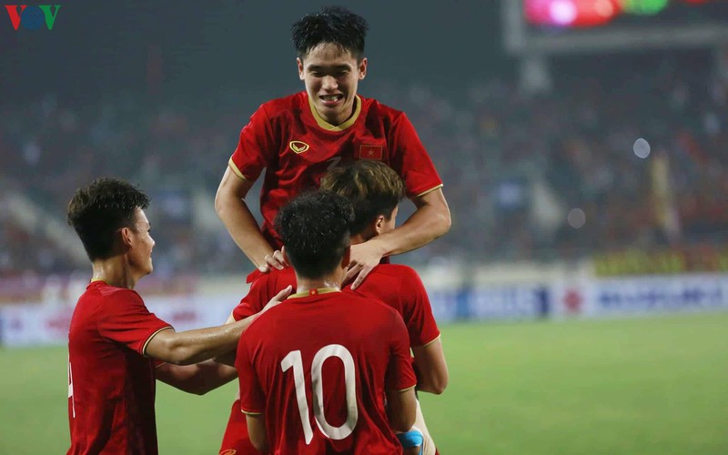 ngay nay nam xua: bong da viet nam thang thai lan dam nhat lich su  hinh 1
