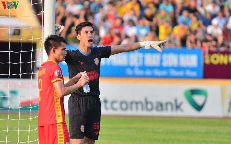 nha vo dich aff cup va nhung cau thu "gia" nhat v-league 2020 hinh 10