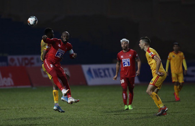 nha vo dich aff cup va nhung cau thu "gia" nhat v-league 2020 hinh 8
