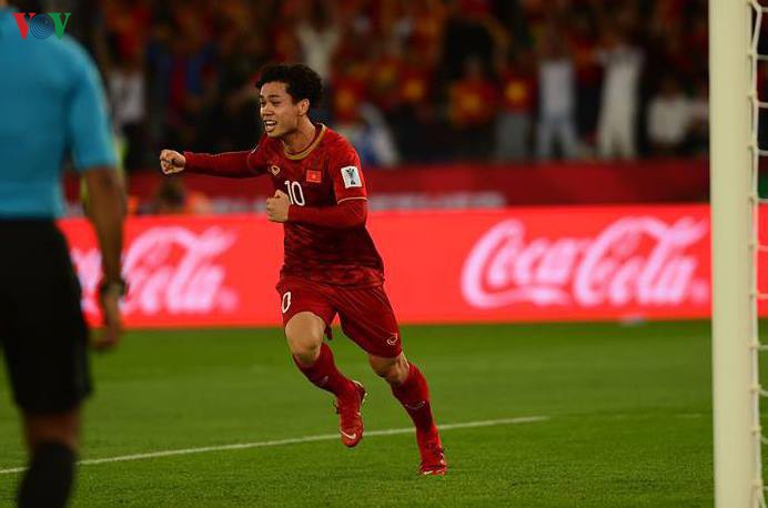 cong phuong, tuan anh va dan sao hagl ra mat dt viet nam nhu the nao?  hinh 1