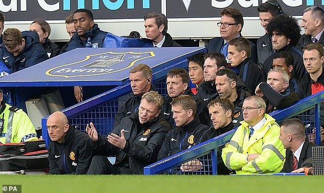 doi hinh mu trong tran cuoi cung cua david moyes gio ra sao? hinh 13