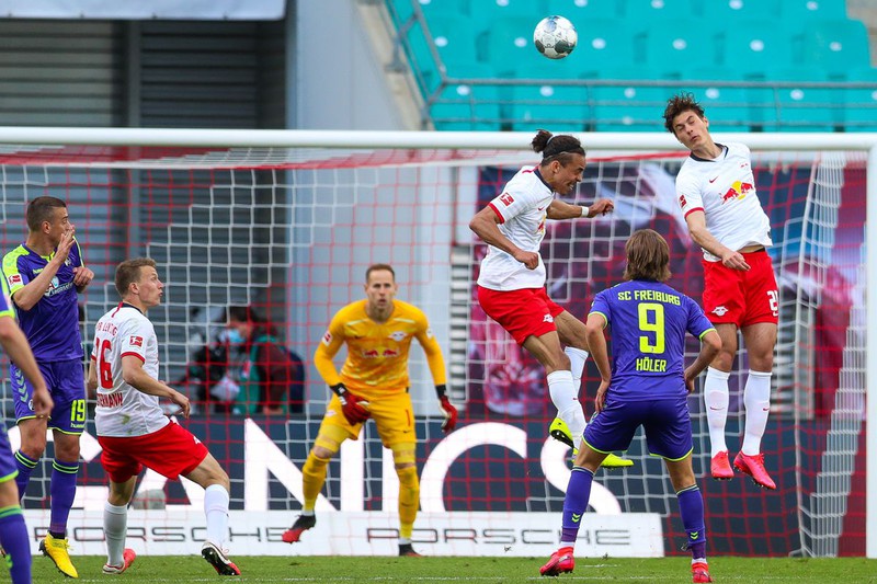 toan canh ngay bundesliga tro lai sau covid-19 hinh 4