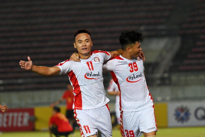 cong phuong vang mat, thay park "xem gio" chan sut so 1 v-league hinh 1