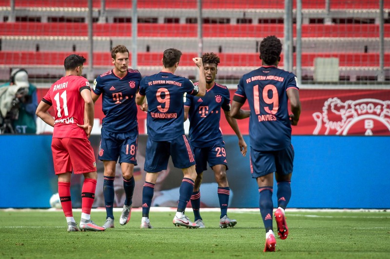 tuong thuat leverkusen 2-4 bayern munich vong 30 bundesliga hinh 1