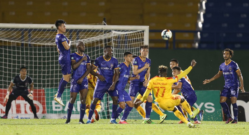 ngoai binh dat muc tieu ghi 10 ban "bat bai" khoi v-league hinh 1