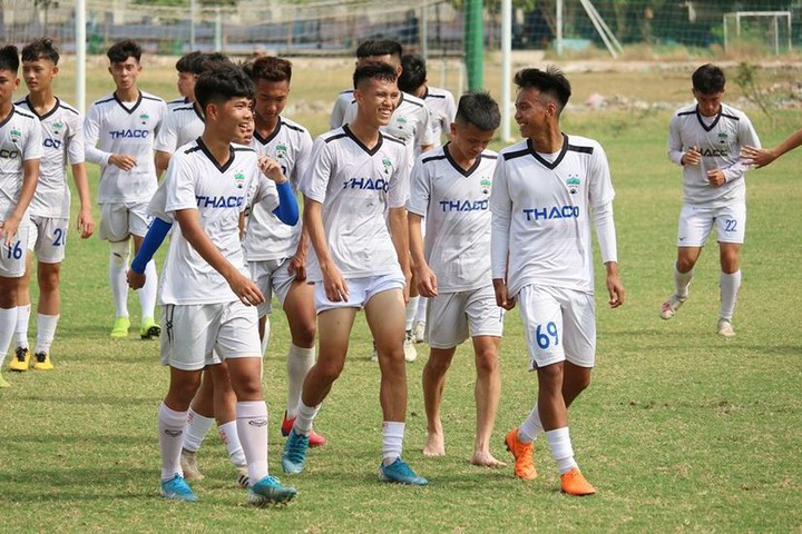 u19 hagl "cuon phang" doi thu, thang tien vao vck u19 qg hinh 1