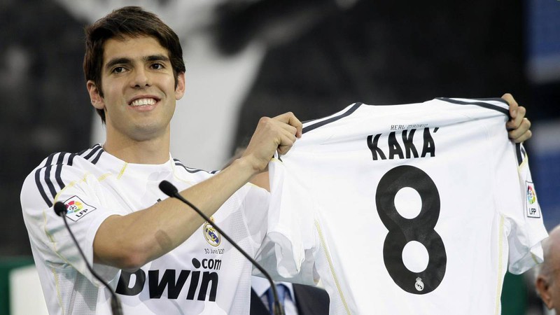 ngay nay nam xua: kaka gia nhap real madrid  hinh 1