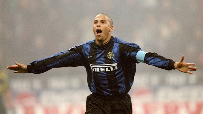 ngay nay nam xua: ronaldo "beo" gia nhap inter milan  hinh 1