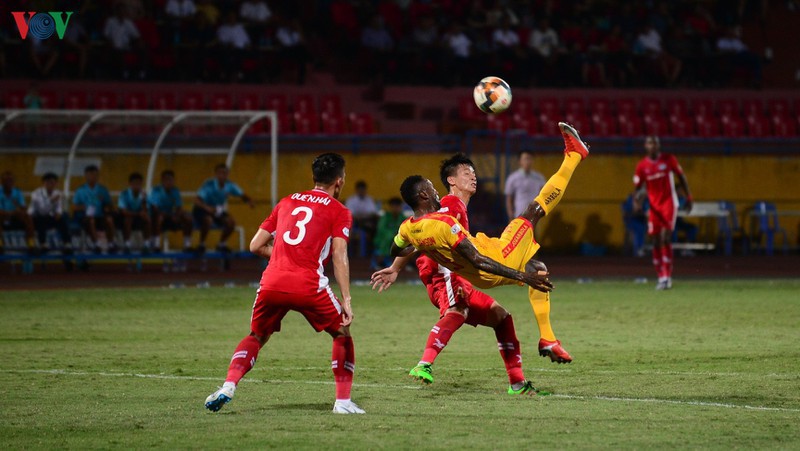 toan canh: que ngoc hai, tien dung bat luc nhin viettel thua thanh hoa hinh 5