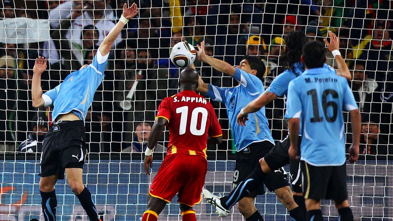 ngay nay nam xua: ban tay suarez pha tan giac mo cua bong da chau phi  hinh 1