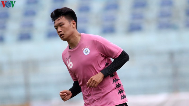 tru cot bi treo gio, ha noi fc tiep tuc khung hoang luc luong hinh 1