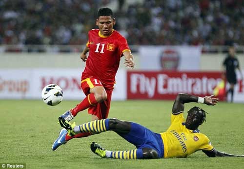 ngay nay nam xua: dt viet nam co tran cau lich su voi arsenal  hinh 1