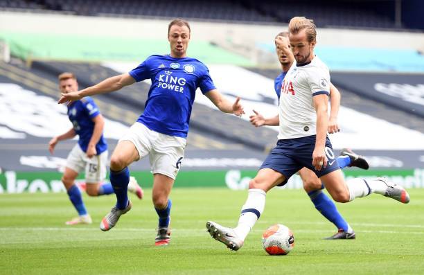 ket qua leicester 0-3 tottenham, mu huong loi o cuoc dua top 4  hinh 1