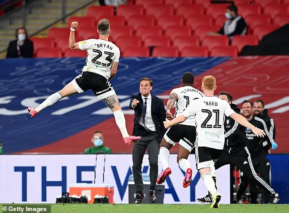 ket qua brentford 1-2 fulham:  fulham tro lai ngoai hang anh  hinh 1