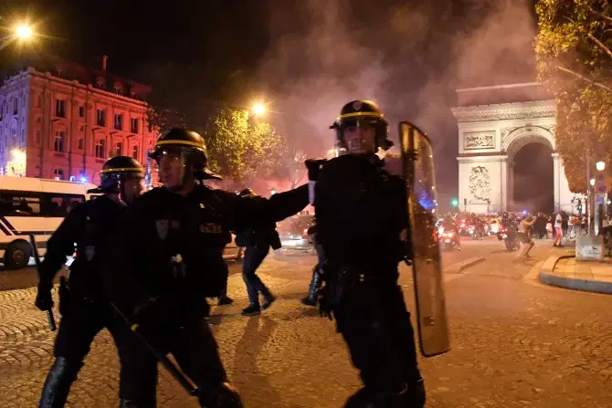 psg vao chung ket champions league, cdv "lam loan" paris bat chap covid-19 hinh 2