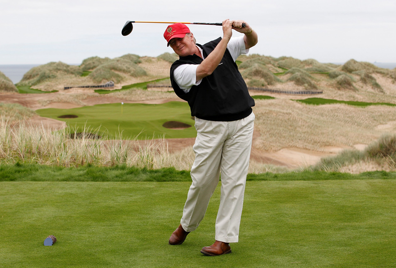 trump bi chi trich vi danh qua nhieu thoi gian choi golf  hinh 1