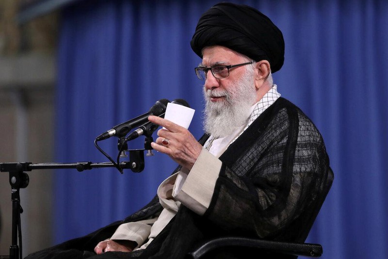 lanh tu iran khamenei: trung dong khong chap nhan su hien dien cua my hinh 1