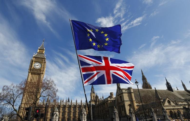 ha vien anh thong qua thoa thuan brexit: "con ac mong" da qua? hinh 1