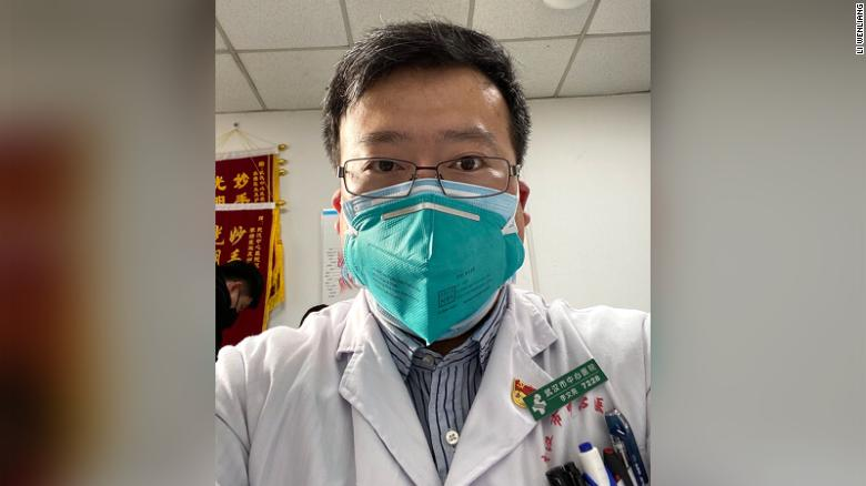 nhieu nguoi biet on bac si trung quoc vi canh bao som ve virus corona hinh 1