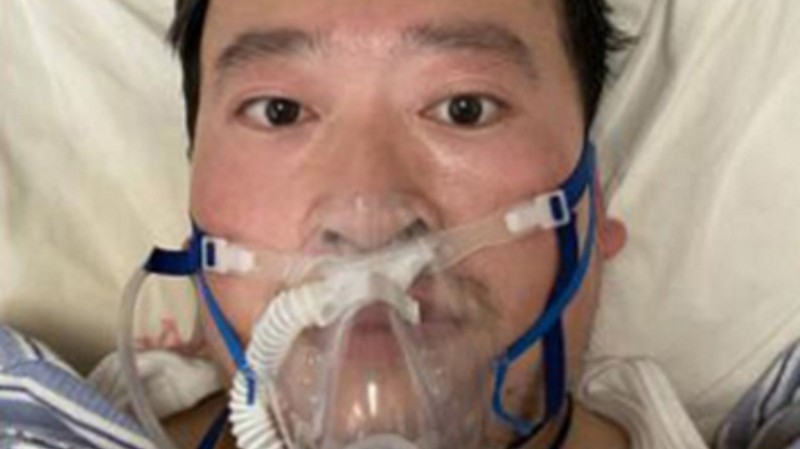 phan ung cua du luan sau cai chet cua bac si canh bao som dich corona hinh 1