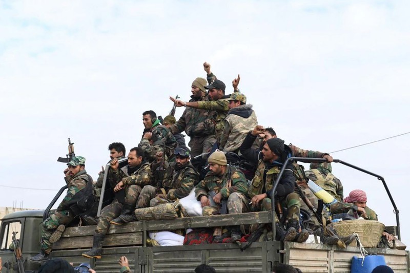 giao tranh du doi, quan doi syria tien vao thi tran then chot o idlib hinh 1