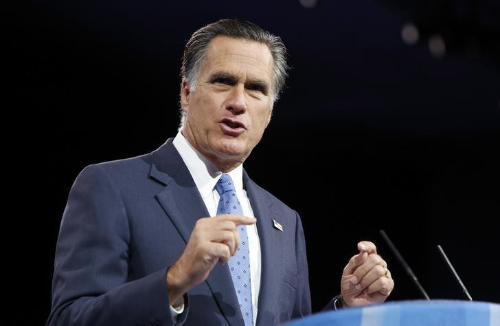 nghi si cong hoa romney len tieng sau khi bo phieu luan toi trump hinh 1
