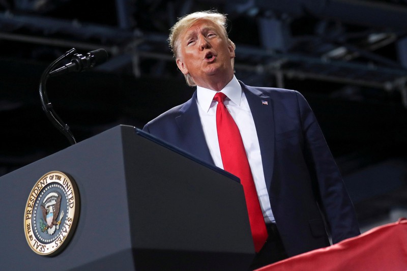 ong trump goi nghi si romney la "noi ho then" vi la phieu luan toi hinh 1