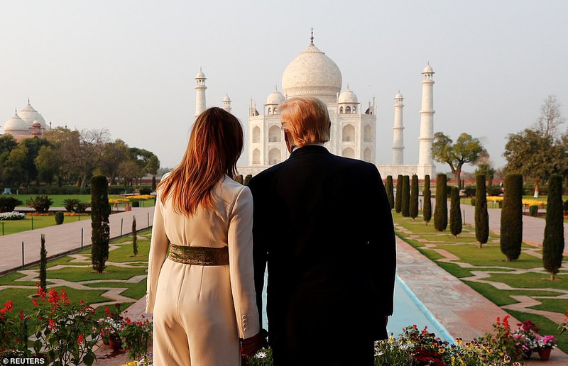 anh: toan canh chuyen cong du an do cua tong thong trump va phu nhan hinh 9