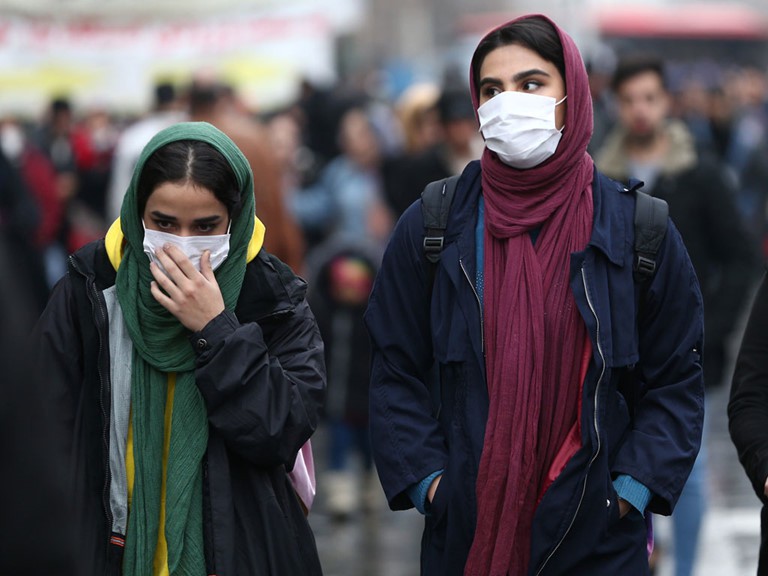 iran tam tha 54.000 tu nhan de han che lay lan dich covid-19 hinh 1