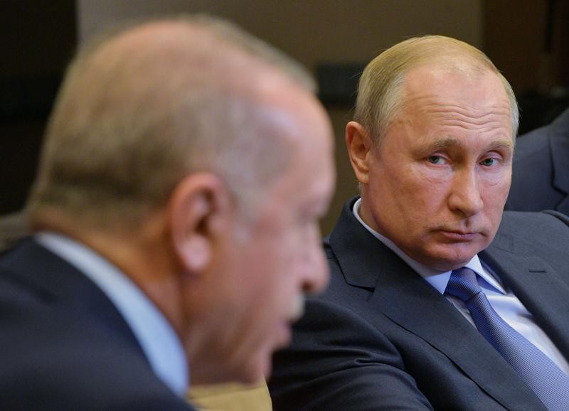 "ban" voi my, "than" voi nga, vi sao tho nhi ky van don doc o syria? hinh 1
